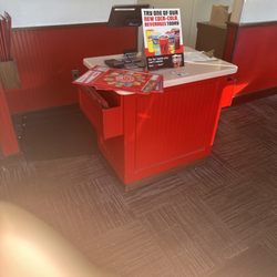 Friendly's - Here is nobody at the hostess stand.