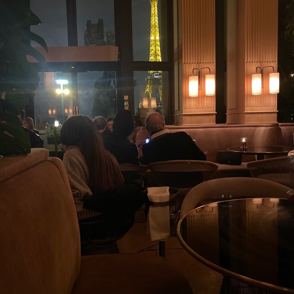 Girafe - Great view from the inside - French Near Me - Paris, 75
