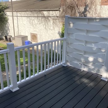 Belgrade Builders - a deck with a fence and a picnic table - General Contractors Near Me - Philadelphia, Pennsylvania Belgrade Builders - a deck with a fence and a picnic table - General Contractors Near Me - Philadelphia, Pennsylvania