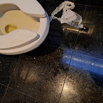 Sky Zone Trampoline Park - Pee all over the place - Trampoline Parks Near Me - Van Nuys, California