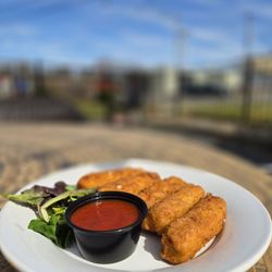 Vicino’s Brick & Brew - Mozzarella sticks