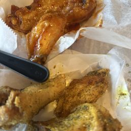 Traditional 10 WINGS Wouldn't recommend this place. Traditional 10 WINGS Wouldn't recommend this place.