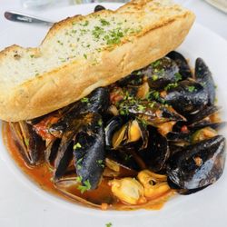 Martin's Tavern - Angry Mussels