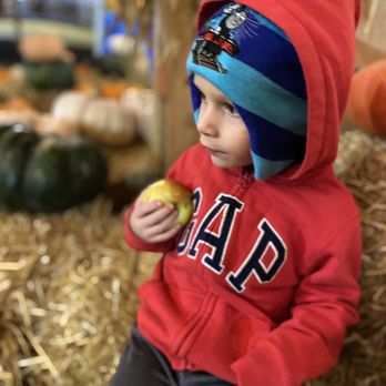 Blake's Big Apple - Fruits & Veggies Near Me - Armada, Michigan Blake's Big Apple - Fruits & Veggies Near Me - Armada, Michigan
