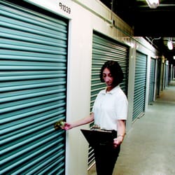 STORBOX Self Storage - Security lock check
