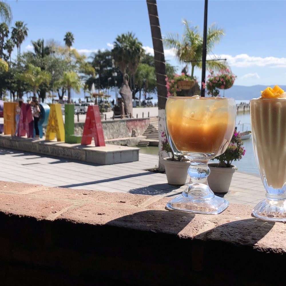 Beer Garden Chapala - Agua fresca and piña colada - Seafood Near Me - Chapala, JAL Beer Garden Chapala - Agua fresca and piña colada - Seafood Near Me - Chapala, JAL
