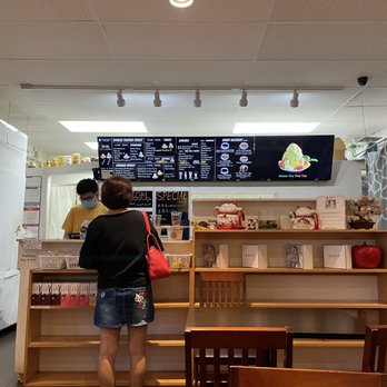 Frostcity - Inside - Desserts Near Me - Honolulu, Hawaii