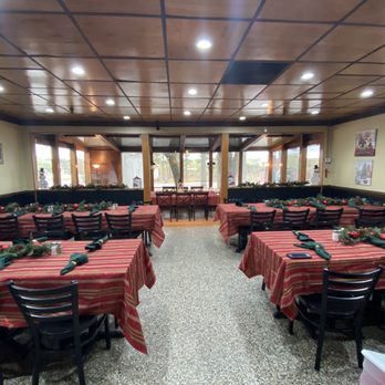Ribeyes Steakhouse - One dining room - Steakhouses Near Me - Henderson, North Carolina Ribeyes Steakhouse - One dining room - Steakhouses Near Me - Henderson, North Carolina