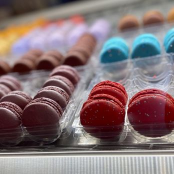 Paris 75 - a variety of macarons in a display case - Bakeries Near Me - Dublin, Ohio Paris 75 - a variety of macarons in a display case - Bakeries Near Me - Dublin, Ohio