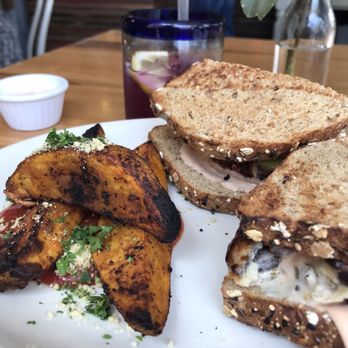Seedz Cafe - Malibu Melt & Mood Ring - Cafes Near Me - Saint Louis, Missouri