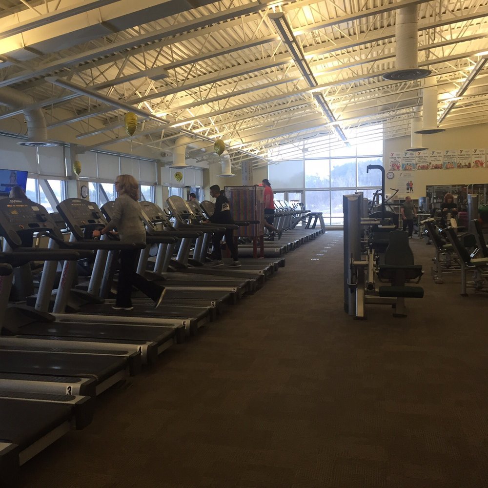 Jackson YMCA workout area - treadmills and cardio!