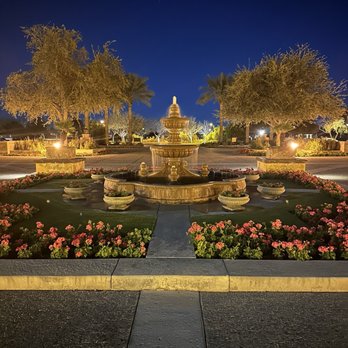 Palma Kitchen + Tap - Fountain in front - New American Near Me - Queen Creek, Arizona Palma Kitchen + Tap - Fountain in front - New American Near Me - Queen Creek, Arizona