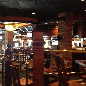 Houlihan's - Inside - Bars Near Me - Secaucus, New Jersey Houlihan's - Inside - Bars Near Me - Secaucus, New Jersey