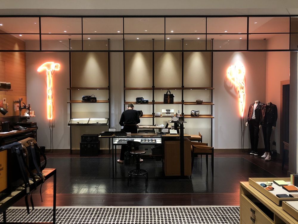 COACH Updated September 2024 10 Photos & 15 Reviews 160 N Gulph