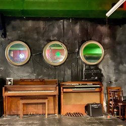 Daytona Taproom - Piano bar/stage