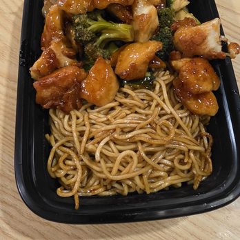 Takuma Hibachi - Chicken and noodles - Sushi Bars Near Me - Hillsboro, Oregon