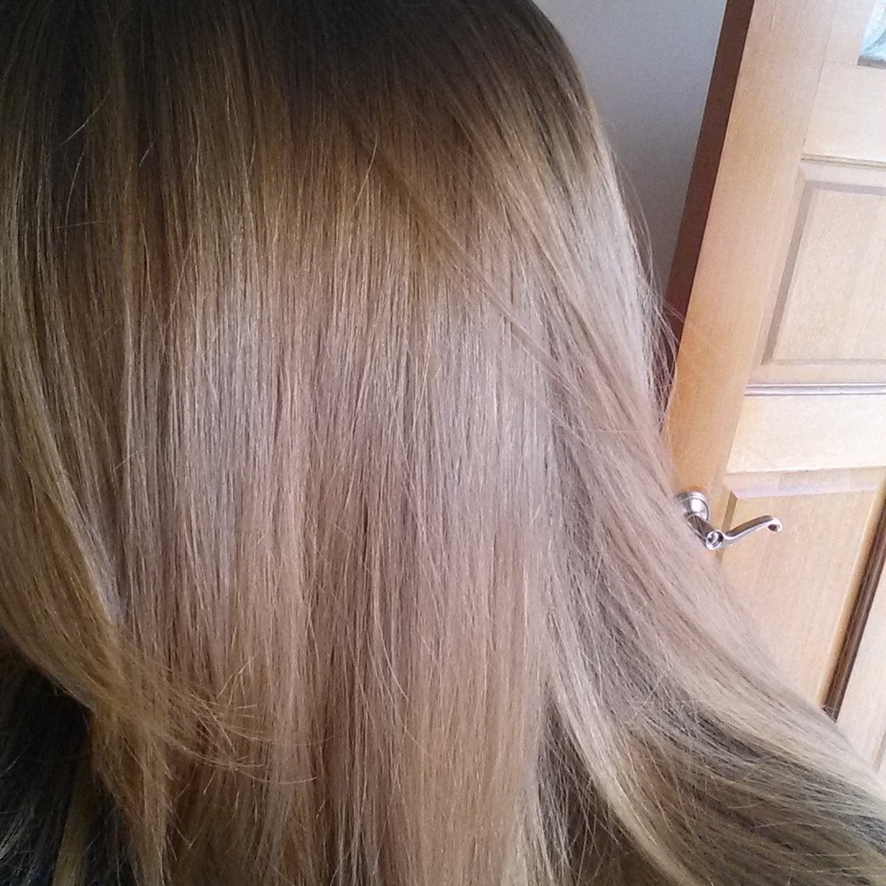 Picture doesn't do it justice!!!! Went from layers & layers of reds (box & professional) to this beauty! Thanks Suzie!! :) Picture doesn't do it justice!!!! Went from layers & layers of reds (box & professional) to this beauty! Thanks Suzie!! :)