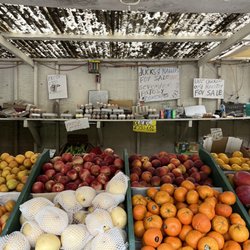 HV Produce - Fruits + eggs in the back