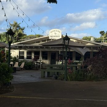 Mucho Aloha Brewhouse - Patio side of Mucho Aloha Brewhouse - Brewpubs Near Me - Koloa, Hawaii