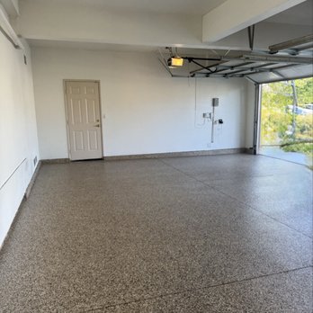 AM Pro Painting - Garage with new paint and epoxy flooring - Painters Near Me AM Pro Painting - Garage with new paint and epoxy flooring - Painters Near Me