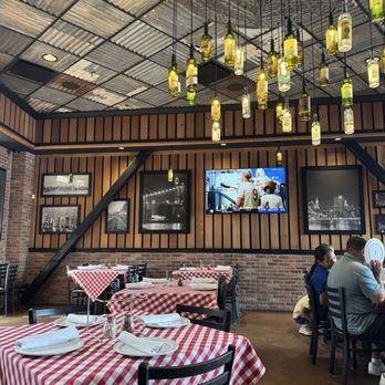 Grimaldi's Pizzeria - Pizza Near Me - Irving, Texas Grimaldi's Pizzeria - Pizza Near Me - Irving, Texas