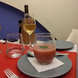 Momentos - Strawberry gazpacho app