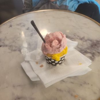 Bianco Nero Gelato - Mango strawberry sorbet - Gelato Near Me - Queens, New York