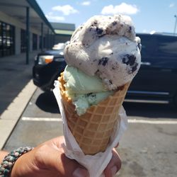 Ice Castle - Pistachios and cookies and cream