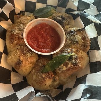 Sexton's Pizza - Pizza Near Me - Hilliard, Ohio