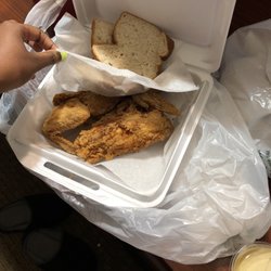 Auntie Betty's Cafe & Catering Service - Fried chicken meal