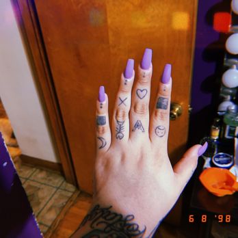 Lumera Nail Salon - This is how my other hand looked before some of them fell off. This was not done by them - Nail Salons Near Me - Chicago, Illinois