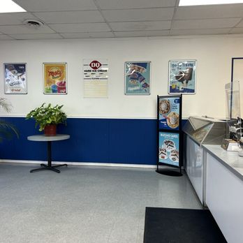 Dairy Queen Store - Inside the dairy Queen - Ice Cream & Frozen Yogurt Near Me - Browns Mills, New Jersey