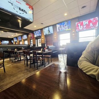 Scores on 33rd - Atmosphere - Sports Bars Near Me - Cedar Rapids, Iowa Scores on 33rd - Atmosphere - Sports Bars Near Me - Cedar Rapids, Iowa