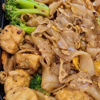 Thai Corner Bistro - Padh See Ew, with tofu. - Thai Near Me - Wayne, New Jersey