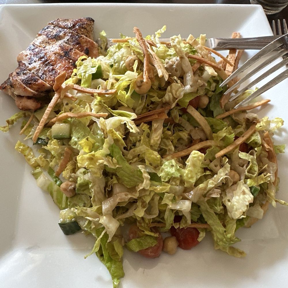 Kitchen-sink Salad with chicken Kitchen-sink Salad with chicken