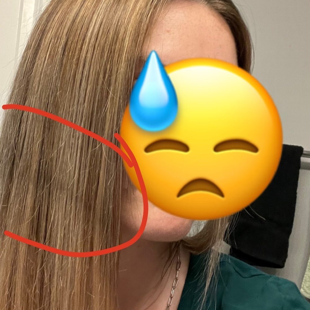 Swerve Salon - Unevenness in the dye job with a line through the middle of my hair - Hair Salons Near Me - Chicago, Illinois Swerve Salon - Unevenness in the dye job with a line through the middle of my hair - Hair Salons Near Me - Chicago, Illinois