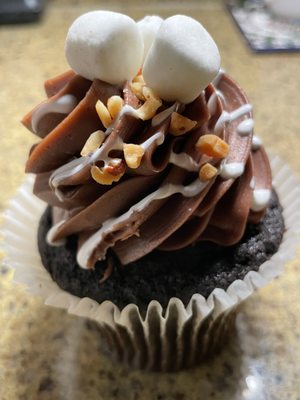 Lil’ Cakes & Creamery by null