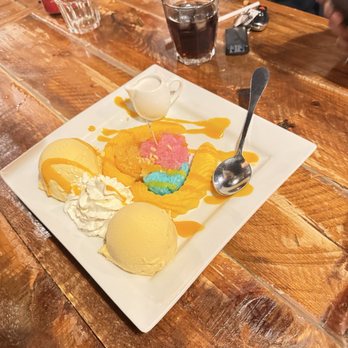 Jatujak - Mango Trio - Food Delivery Services Near Me - Toronto, Ontario