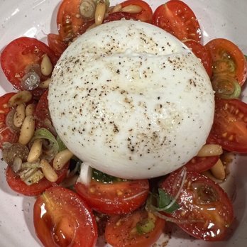 Cañete - Burrata with tomato and pesto - Tapas/Small Plates Near Me - Barcelona, B Cañete - Burrata with tomato and pesto - Tapas/Small Plates Near Me - Barcelona, B