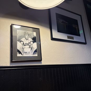 Niko's Pizzeria - Cool Ambiance - Pizza Near Me - San Pedro, California Niko's Pizzeria - Cool Ambiance - Pizza Near Me - San Pedro, California