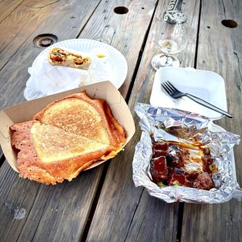 Burnt Side Down - "Send it" grilled cheese - Food Trucks Near Me - Bellingham, Washington Burnt Side Down - "Send it" grilled cheese - Food Trucks Near Me - Bellingham, Washington