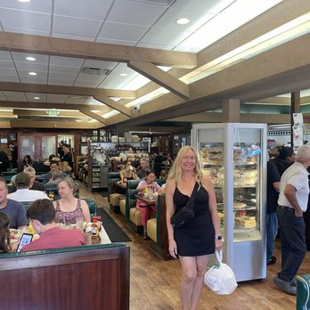 Brent's Deli - Desert case - Delis Near Me - Northridge, California