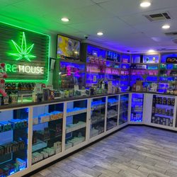 Bud room is nice stocked up with everything !