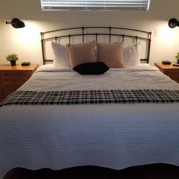 Red Rock Inn Bed & Breakfast - Bed for cottage 1 - Bed & Breakfast Near Me - Springdale, Utah Red Rock Inn Bed & Breakfast - Bed for cottage 1 - Bed & Breakfast Near Me - Springdale, Utah