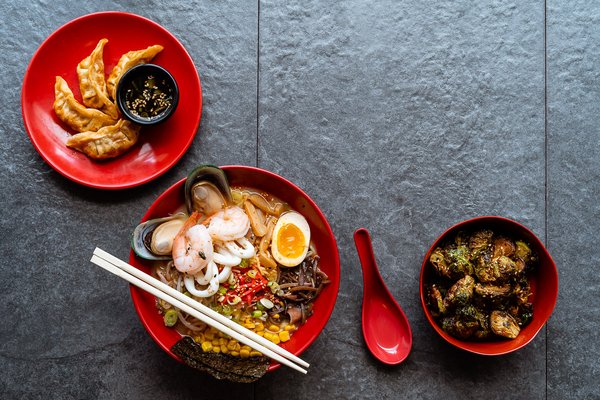 Poke Burri / Lifting Noodles Ramen by null