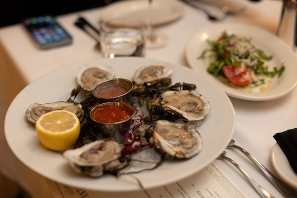 Resto L'Antoinette French American Bistro by null