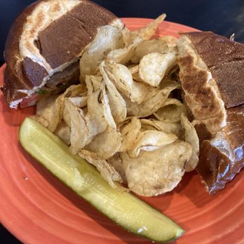 Rendezvous - Pretzel Club - Cocktail Bars Near Me - O'fallon, Missouri