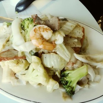 Golden Bird Restaurant - Deluxe noodles - Vietnamese Near Me - Edmonton, Alberta Golden Bird Restaurant - Deluxe noodles - Vietnamese Near Me - Edmonton, Alberta