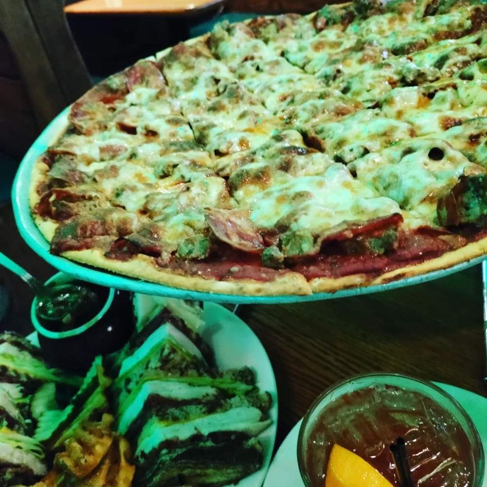 Fox's - Beverly - Sausage and pepperoni pizza, long Island ice tea and a turkey club - Pizza Near Me - Chicago, Illinois Fox's - Beverly - Sausage and pepperoni pizza, long Island ice tea and a turkey club - Pizza Near Me - Chicago, Illinois