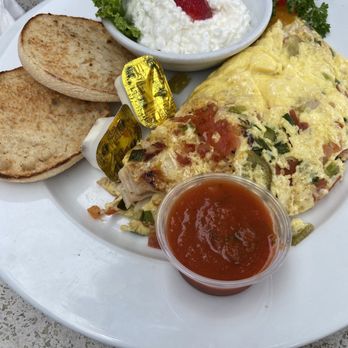 Swami's Cafe - Denver Omelette - Juice Bars & Smoothies Near Me - Carlsbad, California